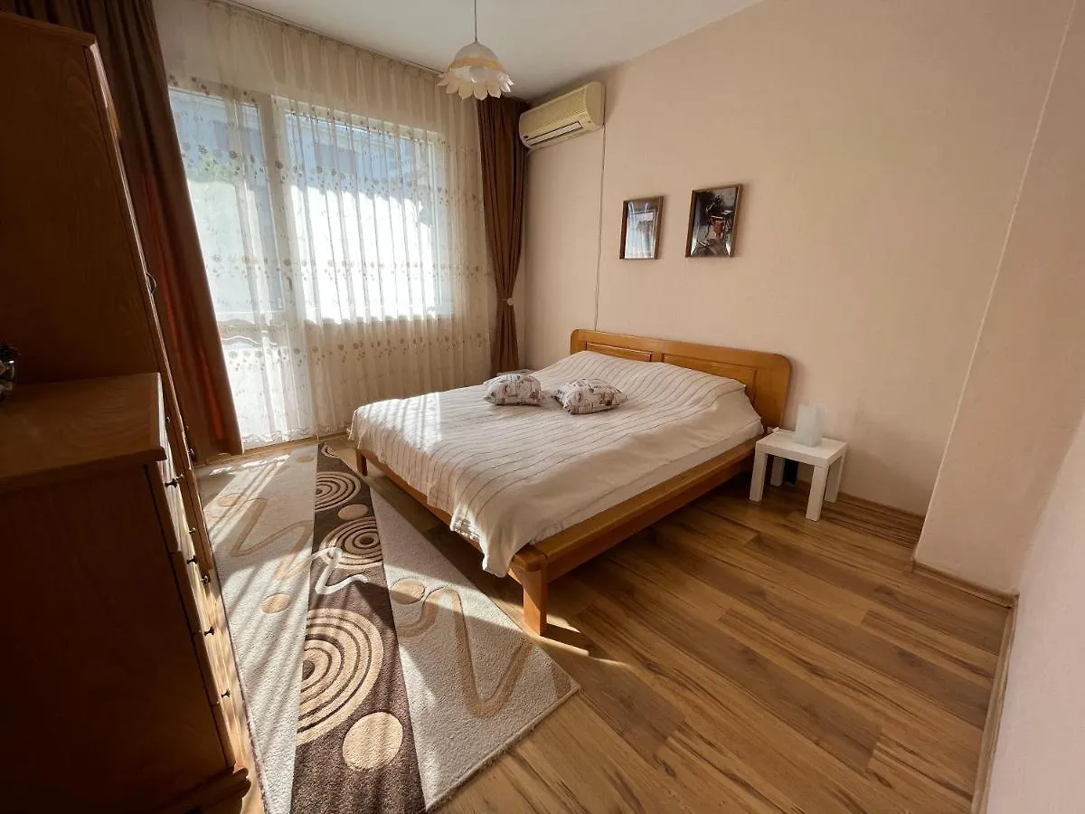 Apartment Acacia Varna 0*,